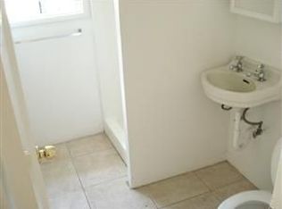 5821 Harmon Ave, Oakland, CA 94621