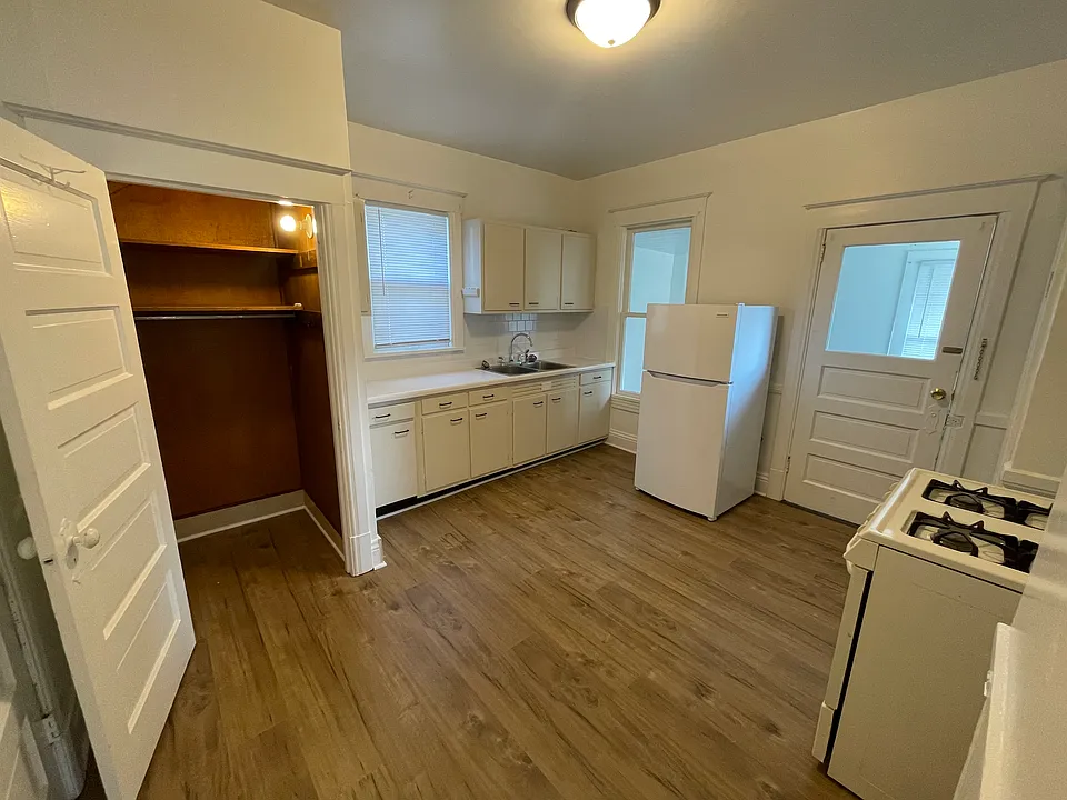 712 S Macarthur Blvd #1