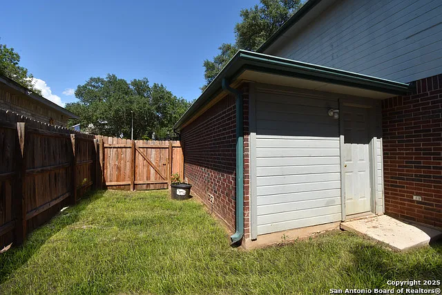 222 Tapwood Ln — Photo 41