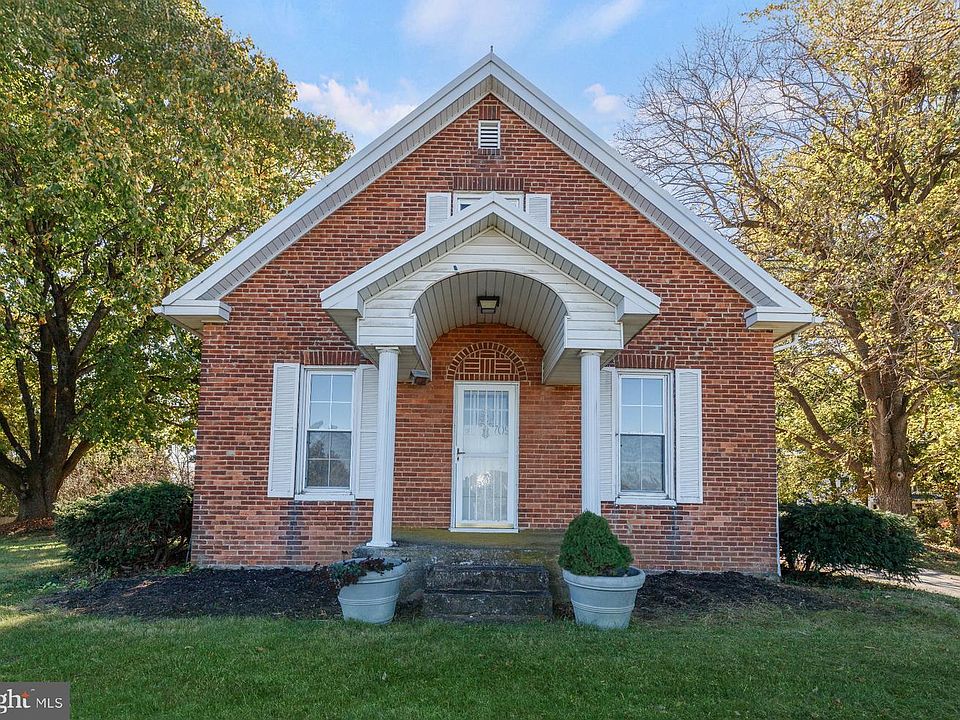 1st image of 709 Hook Rd