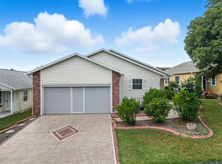 5909 Yorkshire Dr, Zephyrhills, FL 33542