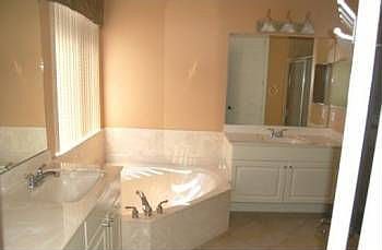5th image of 5165 NW 74th Pl