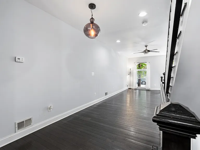 412 S East Ave — Photo 11