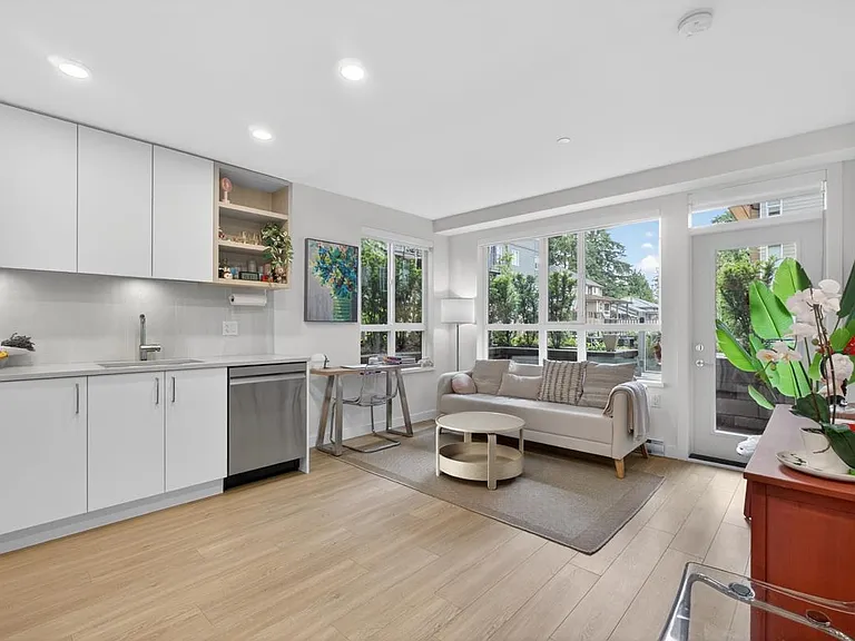 723 Grover Ave #210 — Photo 1