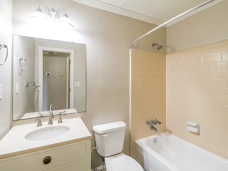 9346 Woodknoll Way — Photo 11