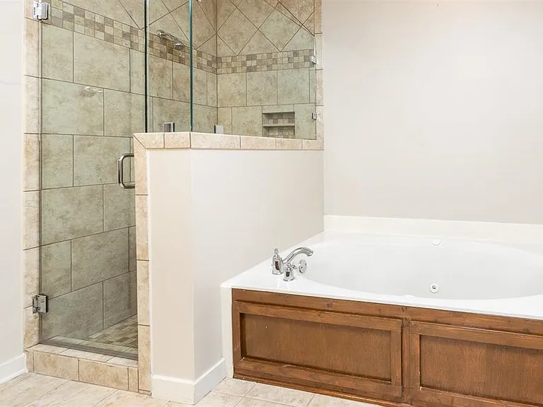 18 W Georgia Ave — Photo 12