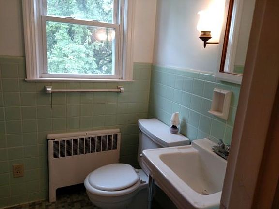 3rd image of 900 Groton Ct