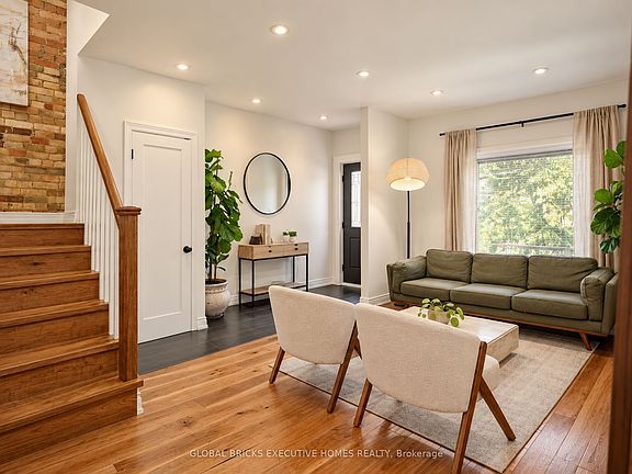 5th image of 158 Fulton Ave