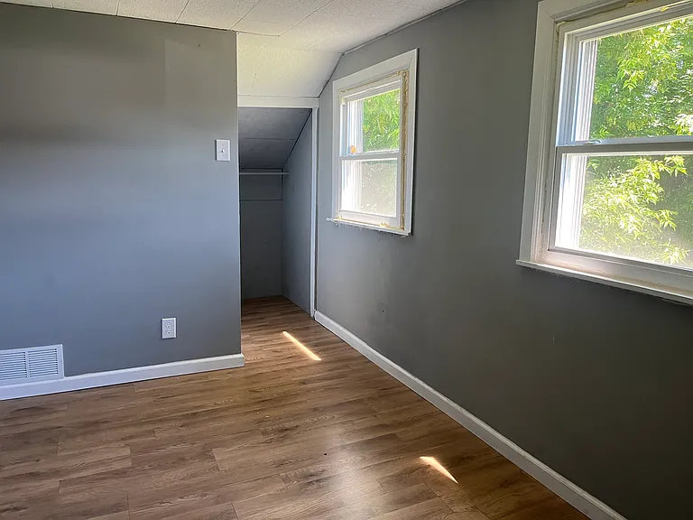 23 Schuyler St #2 — Photo 11