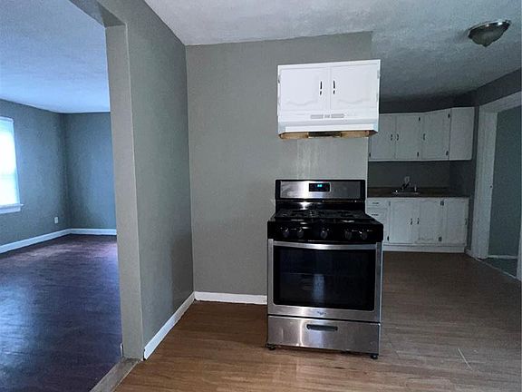 4th image of 26 Lamar Dr