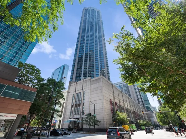 512 N McClurg Ct APT 5703, Chicago, IL 60611