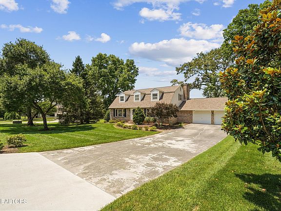 2nd image of 2345 Chesterfield Dr