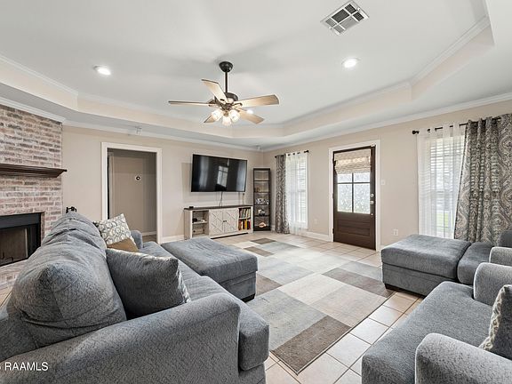 4th image of 105 Kettle Ct