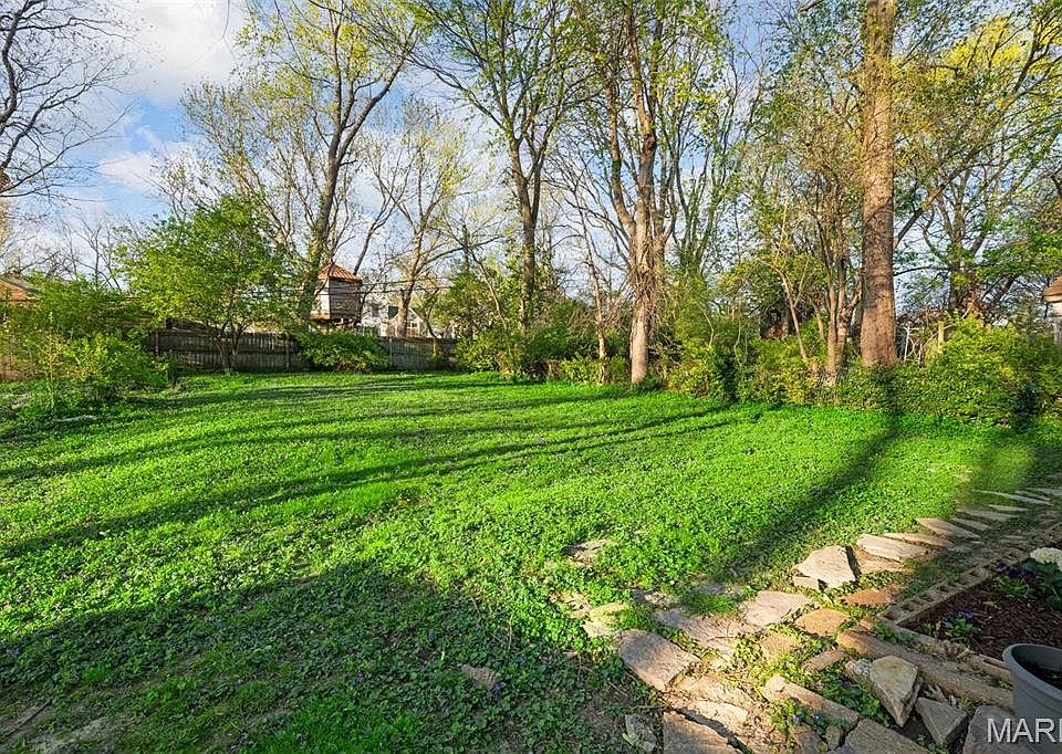 1054 Tuxedo Blvd, Saint Louis, MO 63119 | Zillow