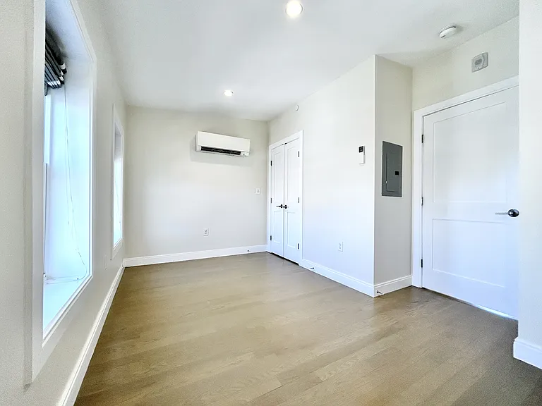 69 Cottage St #3 — Photo 10