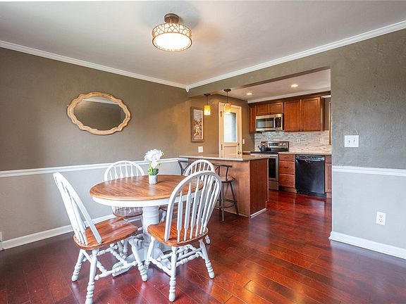 5th image of 91 Seneca Dr