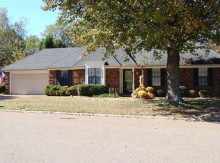 2375 W Lake Oaks Dr, Bartlett, TN 38134