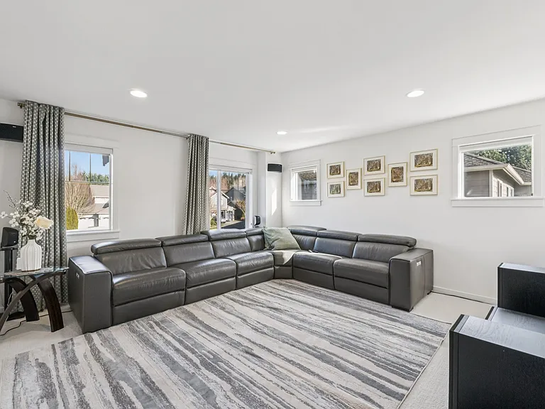 21011 SE 6th Pl — Photo 35