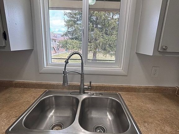 4th image of 4519 Cannon Ave APT 22