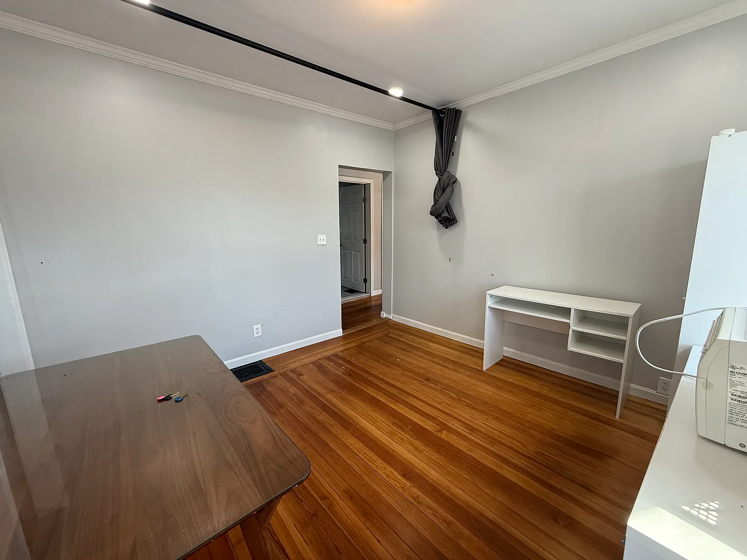 3 bed, 1000 sqft, $2,800 — Photo 2