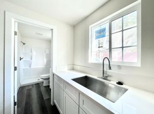 7048 1/2hazeltine Ave, Van Nuys, CA 91405