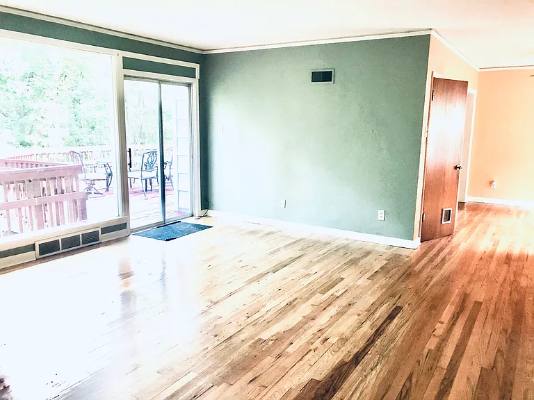 705 Morningside Dr — Photo 2