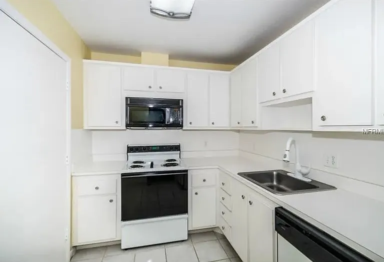 4610 W Gray St #301 — Photo 12