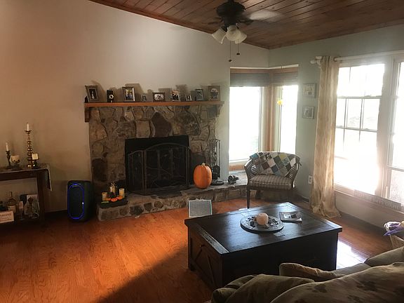 2nd image of 2405 Woodthrush Dr