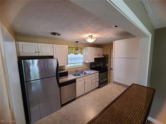 2nd image of 32568 Electric Blvd
