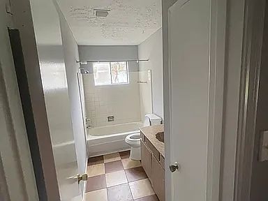 4th image of 11623 Larkdale Dr