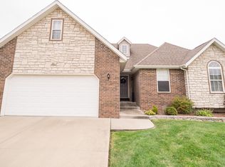 985 S Redwood St, Nixa, MO 65714