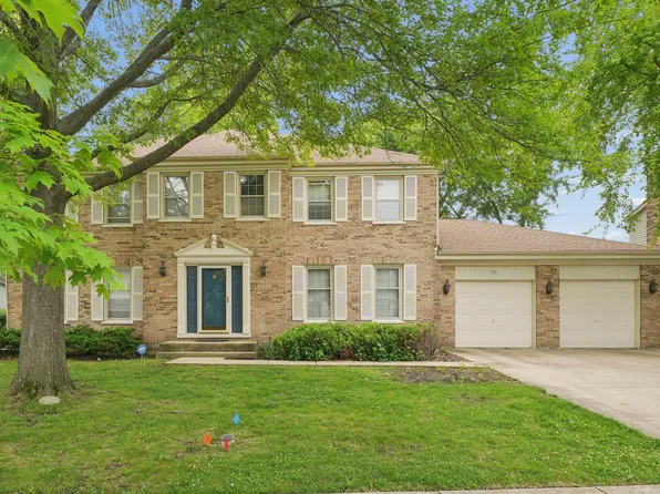 837 Heatherstone Dr, Schaumburg, IL 60173