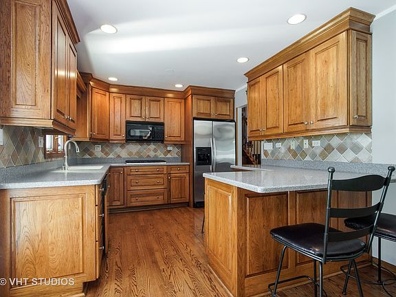 3rd image of 235 Trenton Ct