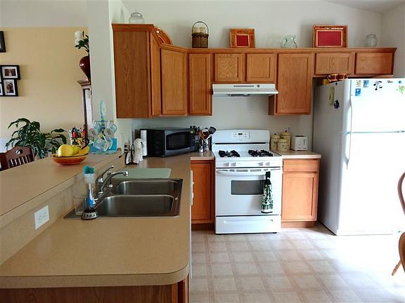 3rd image of 489 W 77th Ave