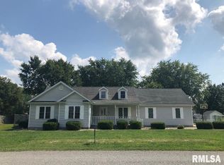 2810 N 17th St, Herrin, IL 62948