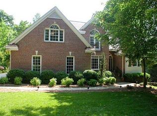 1033 Erins Way Ln, Raleigh, NC 27614