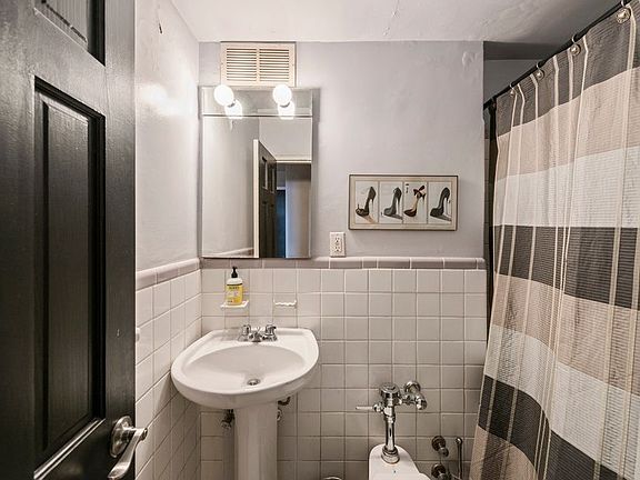 5th image of 240 E 35th St APT 6K