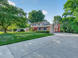 33717 Heritage Hills Dr, Farmington Hills, MI 48331