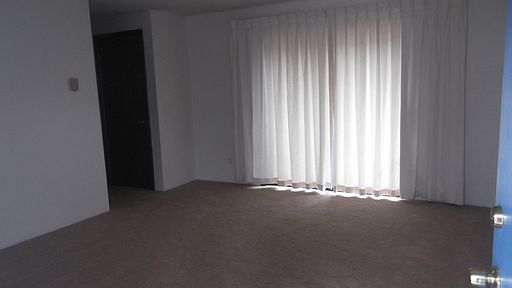 4th image of 917 Charlo St #B