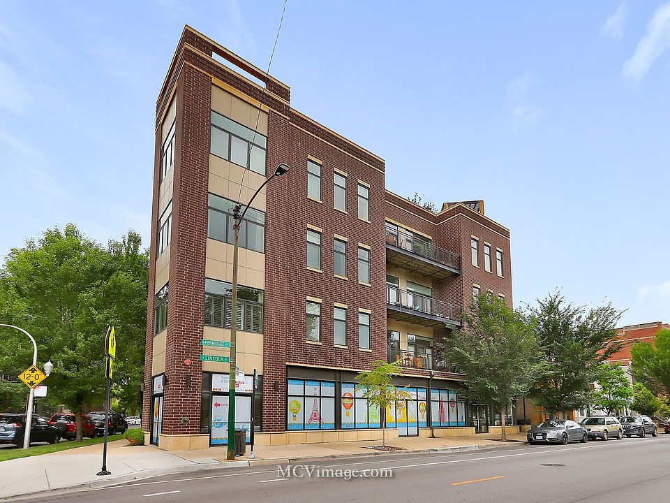 1st image of 1740 W Cornelia Ave #402