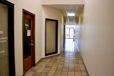 4th image of 303 E Washington Ave
