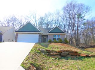 180 Sandifer Rd, Spartanburg, SC 29303