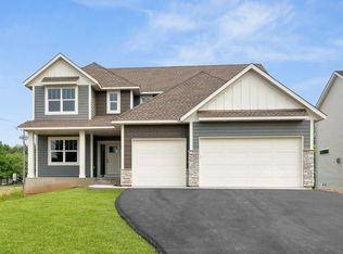 701 Marie Ct, Eagan, MN 55123