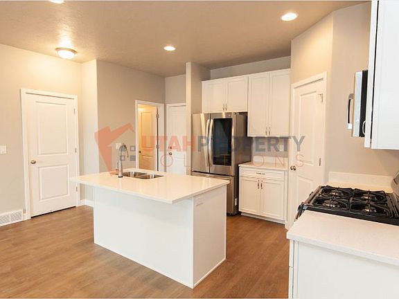 5th image of 15080 S Wild Horse Way