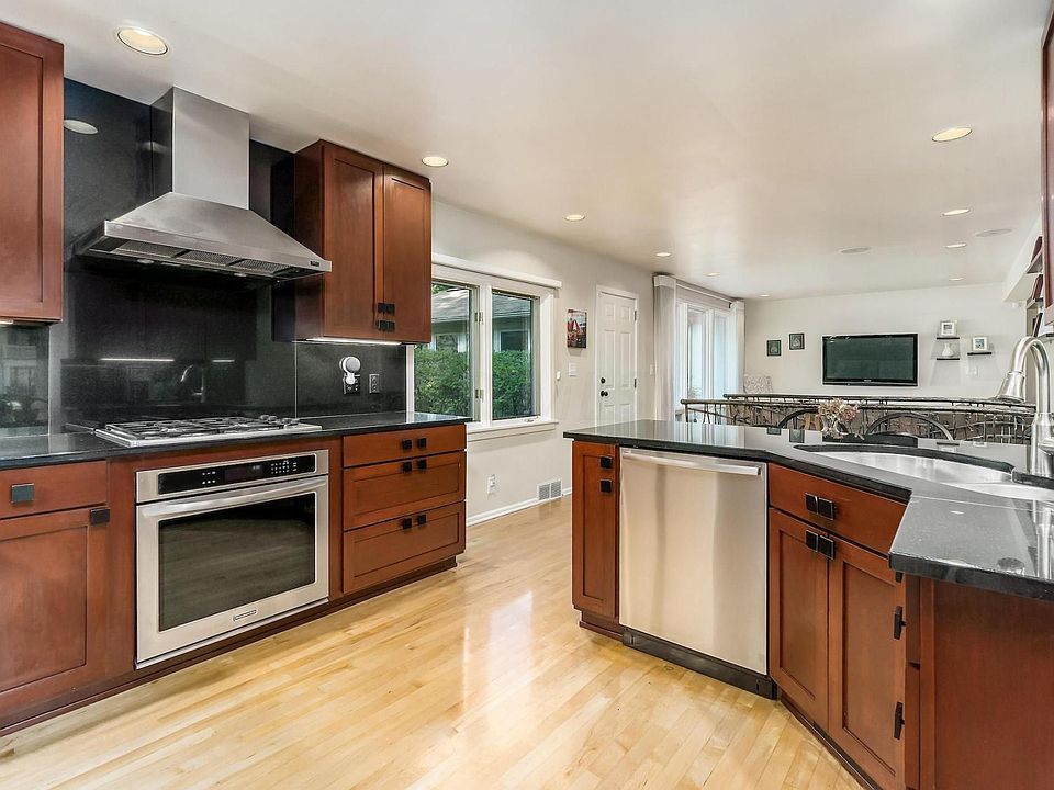 2390 Edington Rd, Upper Arlington, OH 43221 | Zillow