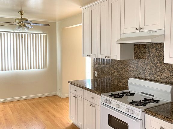 3rd image of 623 Balboa Ave APT A
