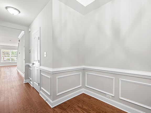 5th image of 1029 Arbor Edge Ln