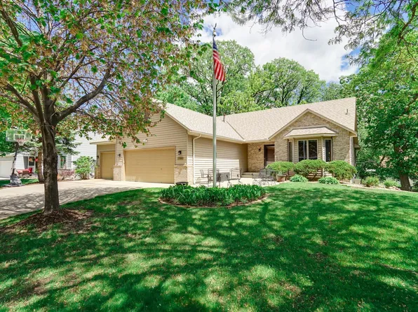 2199 Holly Ave N, Oakdale, MN 55128