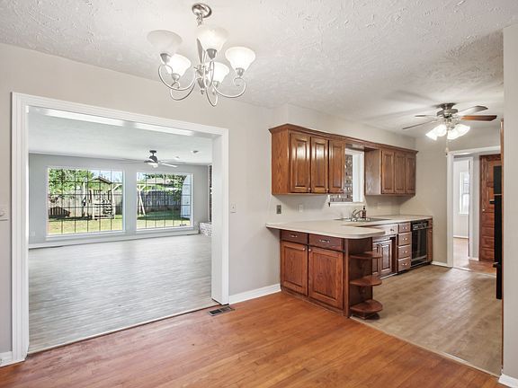 5th image of 309 Sherri Ln