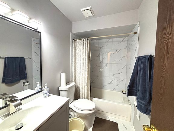 4th image of 495 McHenry Rd APT 1B